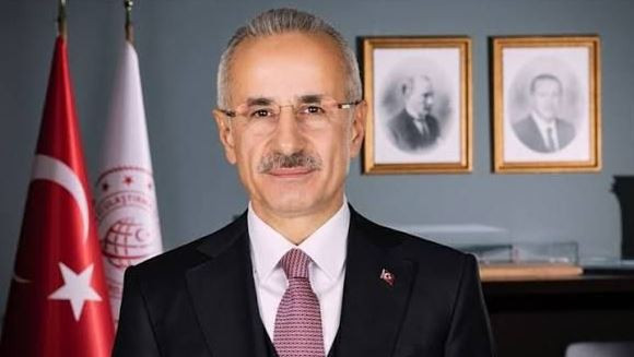 Bakan Uraloğlu,15 Temmuz gecesinde yaşananları ilk kez anlattı: Abdest alıp çocuklarımla vedalaştım - Resim : 1