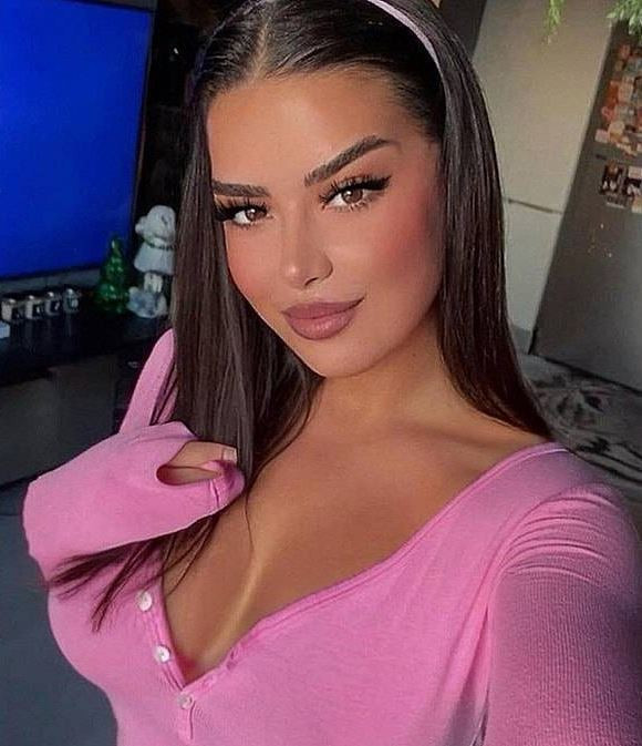 Fenomen arkadaşını 51 yerinden bıçaklayarak öldürmüştü! Oyuncu Sevil Akdağ için istenen ceza belli oldu - Resim : 1