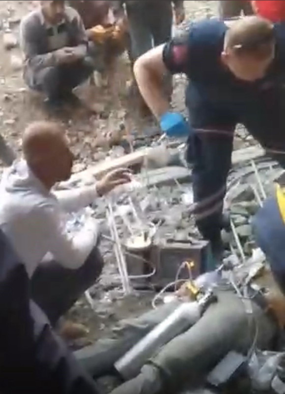 Şantiyede korkunç olay! İki işçi beton kalıbının altında kaldı: 23 yaşındaki Seyithan kurtarılamadı - Resim: 1