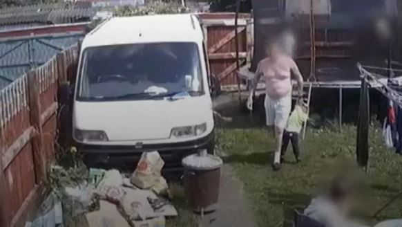 Zalim anne! Telefonla konuşup umursamadığı bebek, büyükannesinin evinde kafa travmasından öldü - Resim: 3