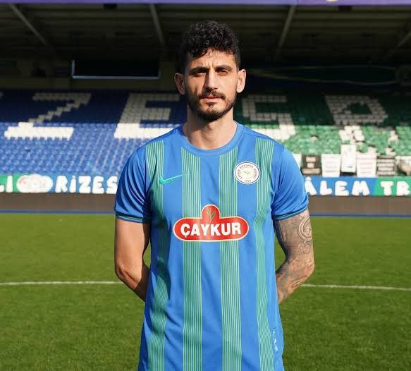 Hazal Çağlar ve Samet Akaydın aşka geldi! Romantik pozları büyük beğeni topladı - Resim: 1