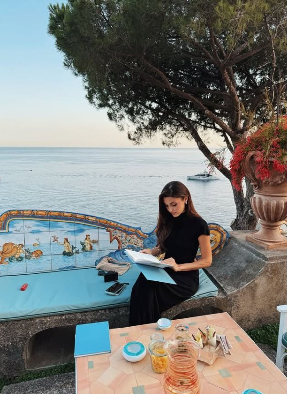 Hande Erçel ile Hakan Sabancı'nın aşk dolu İtalya tatili! Romantik pozları büyük beğeni topladı - Resim: 3