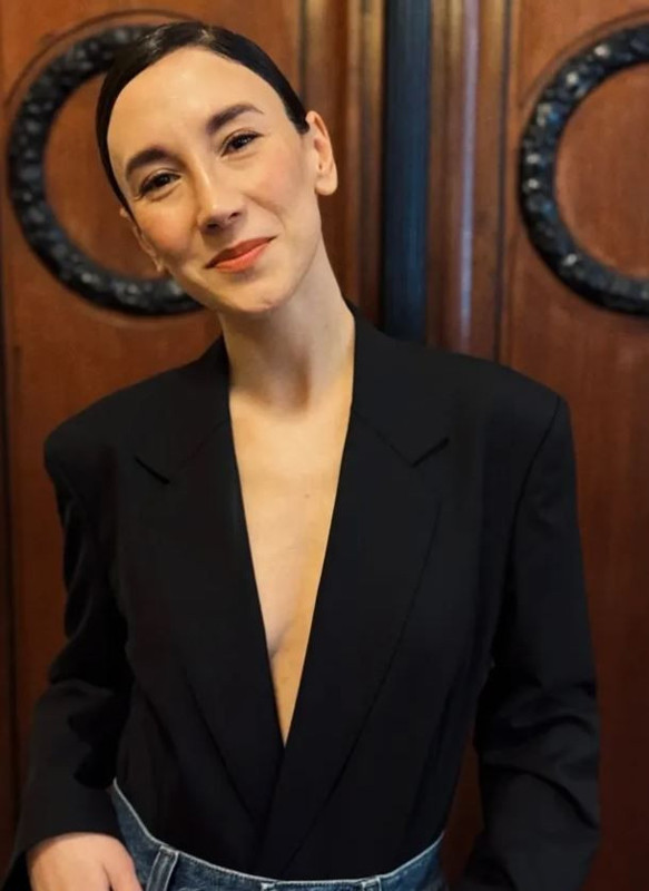 Eski cinsel içerikli yetişkin film yıldızı Sibel Kekilli'den cesur poz. Kırmızı iç gösteren bir bluzuyla göğüs dekoltesi ortaya çıktı. Hayranları şaşırdı - Resim: 30
