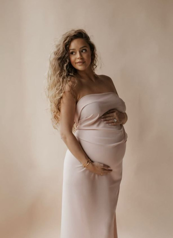 Baba olmanın mutluluğunu yaşamıştı! Milli futbolcu Ferdi Kadıoğlu'ndan kızıyla ilk poz geldi - Resim: 4