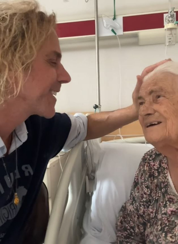 Annesinin kaybıyla yıkılmıştı! Soner Arıca'dan yürek yakan paylaşım: "Şimdi gidecek hiçbir yerim yok" - Resim: 6