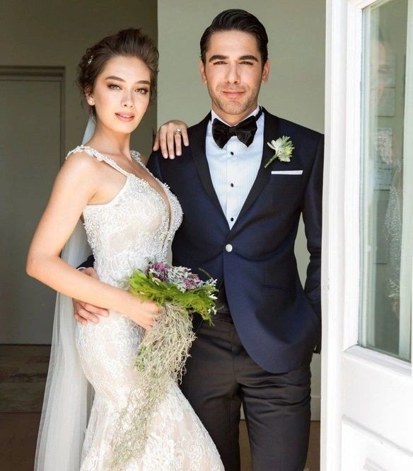 Neslihan Atagül ve Kadir Doğulu çifti anne baba olmak için gün sayıyor! Göbeği belirginleşen güzel oyuncudan yeni poz - Resim: 2