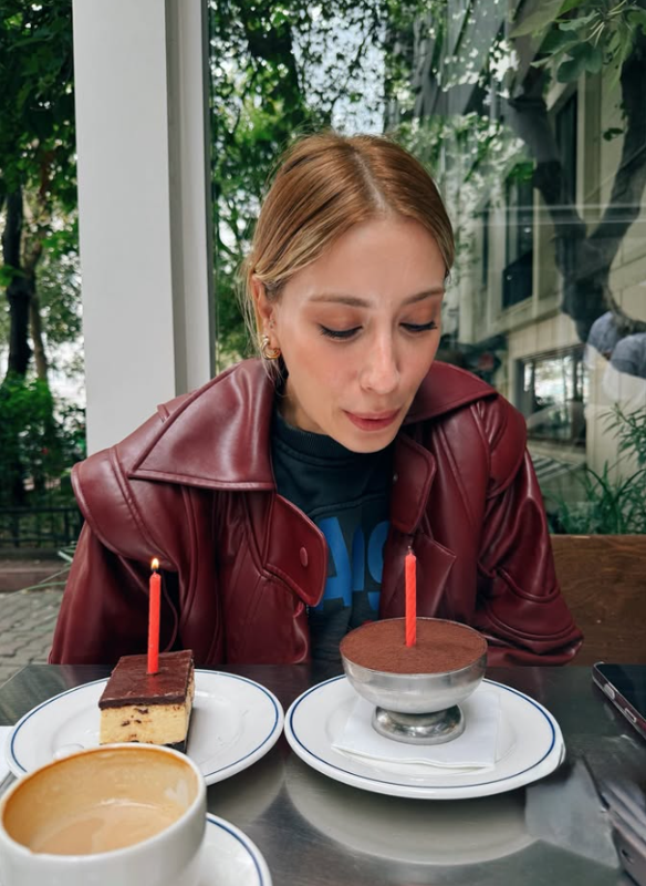 Hazal Kaya 35 yaşına girdi! Doğum günü kareleri peş peşe geldi - Resim: 6