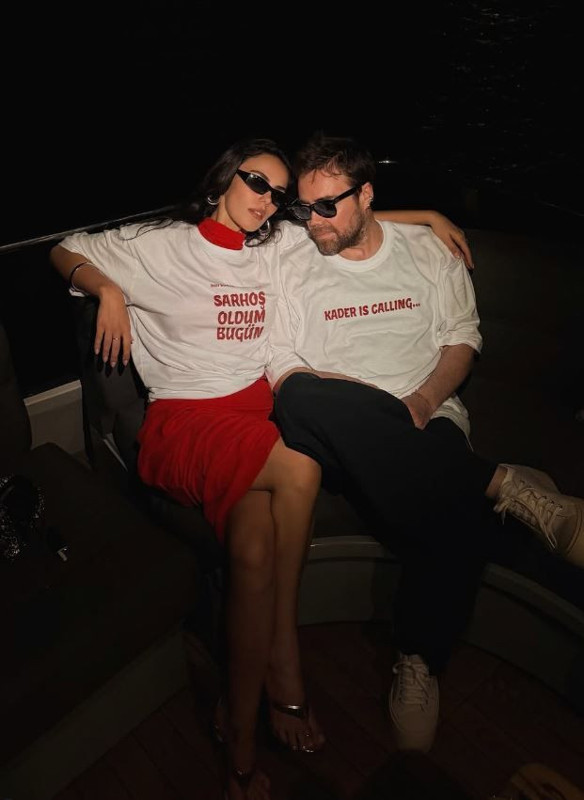 Özgü Kaya'dan cesur tatil paylaşımı! Bikinili pozlarıyla kendine hayran bıraktı - Resim: 2