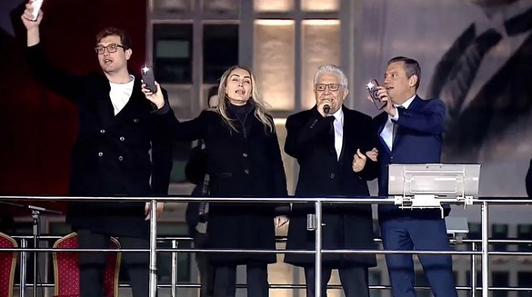 “Yiğidim Ekrem’im burda yatıyor…” öyle mi? SENİN YATACAK YERİN VAR MI ZÜLFÜ? - Resim : 1