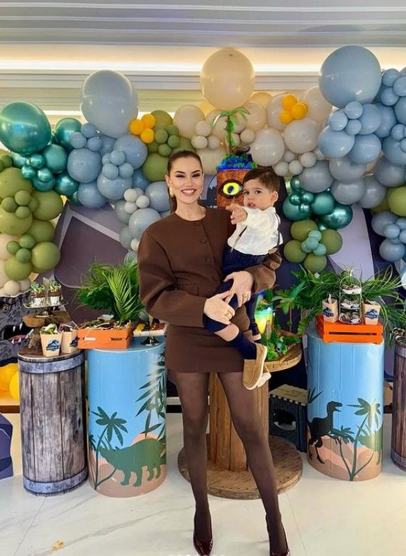 Fahriye Evcen’den Instagram paylaşımları! Kerem ve Karan büyüyor! İşte son halleri - Resim: 4