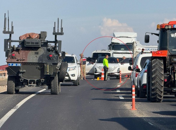 Diyarbakır'da korkunç olay! Cipin önünü kesip, başından vurdular - Resim : 2