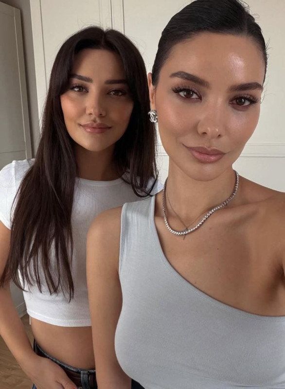 ''Estetik, botoks ve dolgum yok''  demişti! Hazal Filiz Küçükköse’den estetik iddialarına ikizli yanıt! - Resim: 3