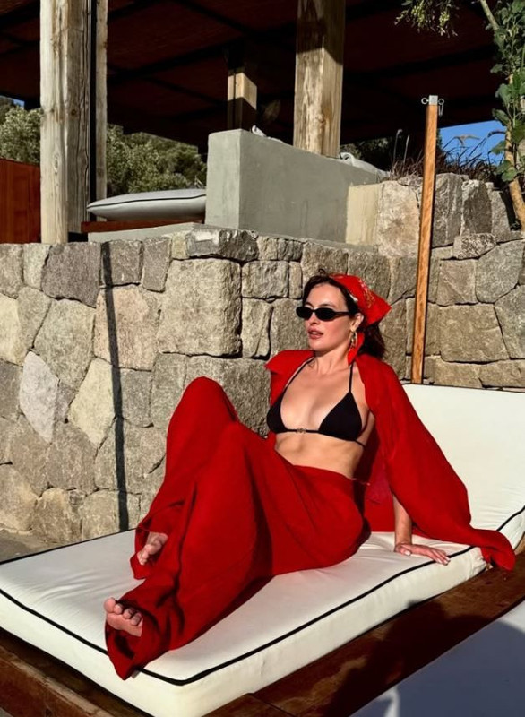 Melis Sezen bikinisiyle ayna karşısına geçti! Kusursuz fiziği dikkat çekti - Resim: 2