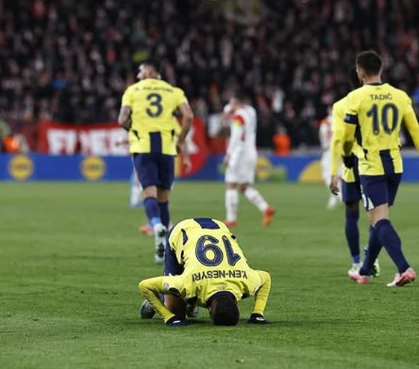 Süper Lig'de ortalık karışacak! Fenerbahçe, 45 milyon euroya Araplara satacağı yıldızın yerine ezeli rakibinin eski golcüsünü alıyor - Resim: 12