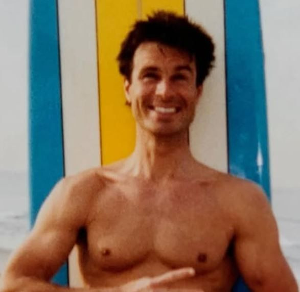 Efsane oyuncudan acı haber! 57 yaşında kalp krizinden öldü - Resim: 4