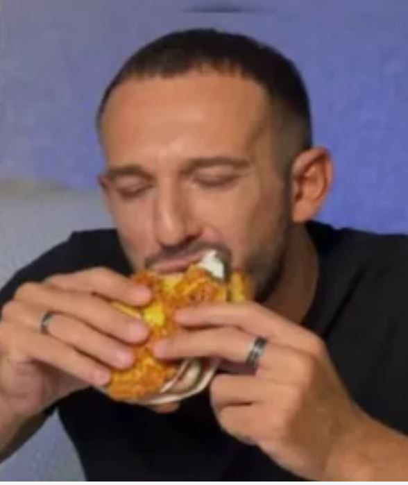 Kilo alma deneyi yapıyordu! Ünlü fenomen 30 yaşında hayatını kaybetti - Resim: 8