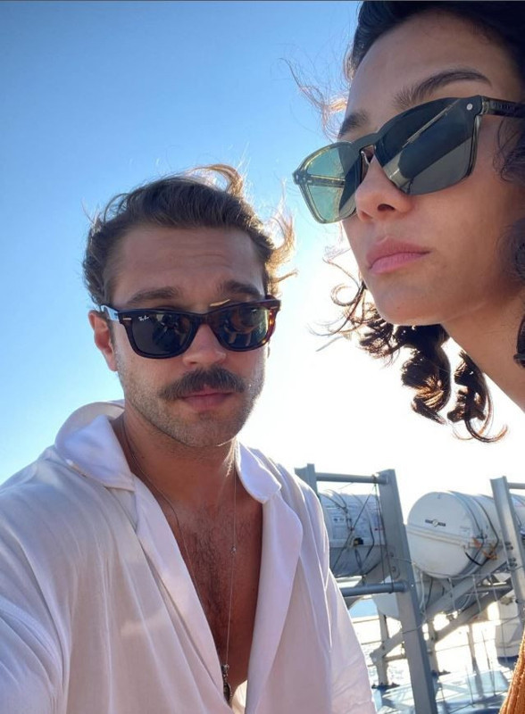 Aybüke Pusat ve Furkan Andıç'tan aşk dolu paylaşım! Romantik pozlarına beğeni yağdı - Resim: 6