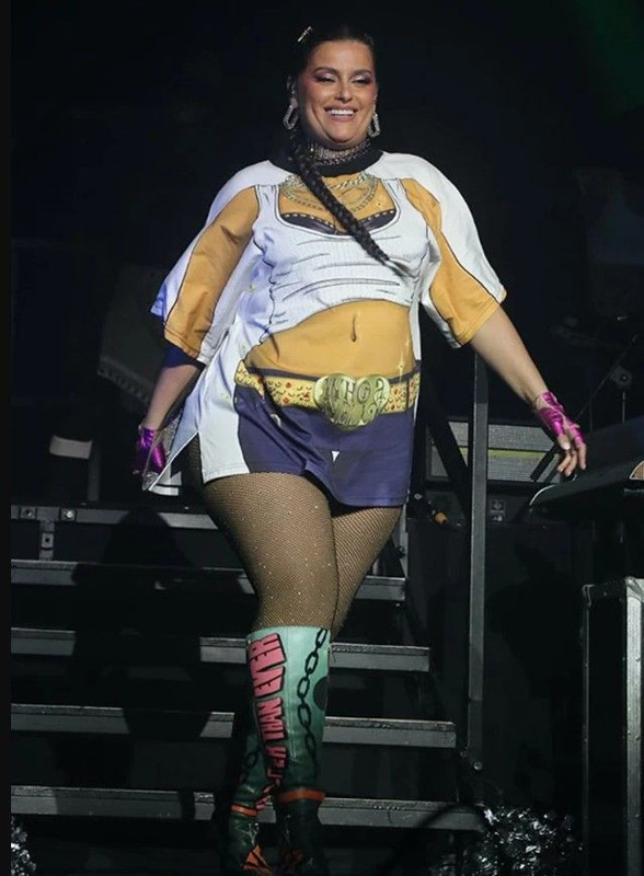 Ünlü şarkıcıdan üzen haber! O tepkilere dayanamadı! Müziği bıraktı - Resim: 2