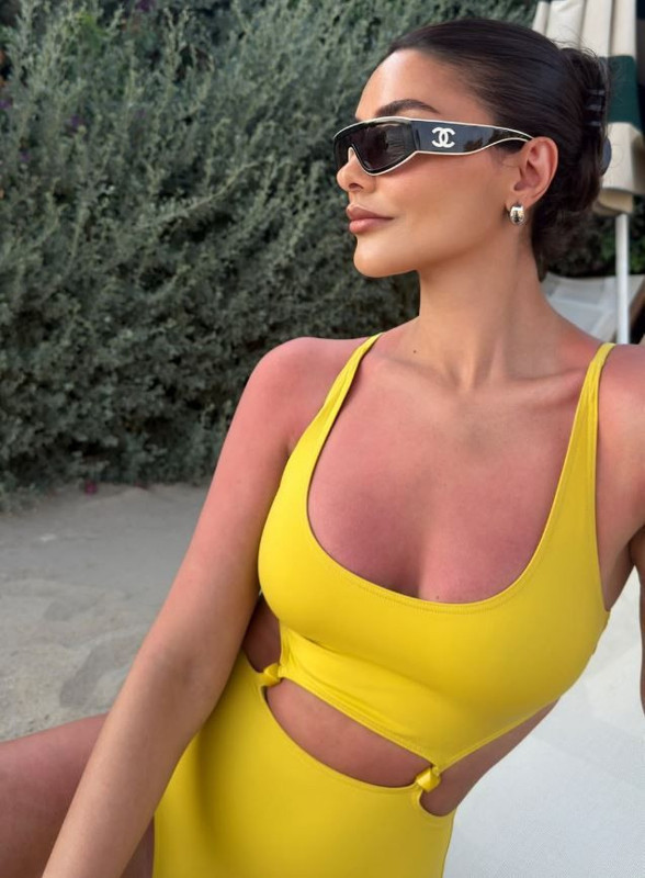 Hazal Filiz Küçükköse'den nefes kesen tatil paylaşımı! Mayokinili pozları sosyal medyayı salladı - Resim: 5
