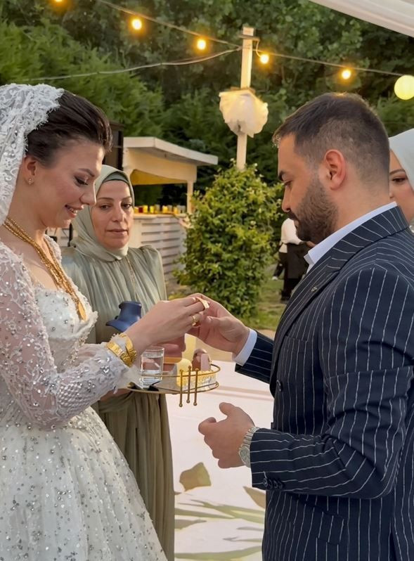 Kadir Ezildi kesenin ağzını açtı: Kardeşinin düğününde servet taktı, gelinini altınlara boğdu - Resim: 3