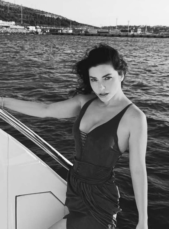 Merve Boluğur’dan olay tatil pozları! Kusursuz fiziğiyle sosyal medyayı yaktı geçti! "Ve tanrı kadını yarattı" - Resim: 5