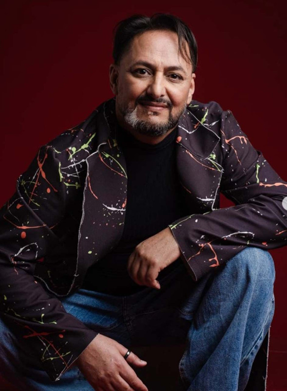 Ünlü sanatçıdan kahreden haber! Çatıdan düşerek hayatını kaybetti - Resim: 5