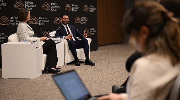 Antalya Diplomasi Forumu'nda iletişimin güvenliği değerlendirildi: "İletişim alanı, ulusal güvenliği bizatihi ilgilendirir" - Resim : 1