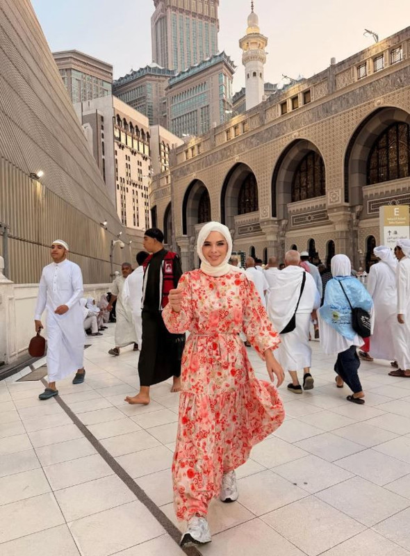 Damla Ersubaşı Umre'ye gitti, tesettüre girdi! Ünlü oyuncunun o hali sosyal medyayı salladı - Resim: 3