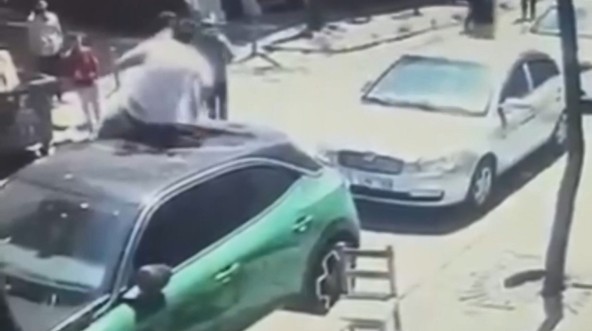 İstanbul depremi sırasında arabanın üzerine atlamıştı! O anları böyle anlattı! - Resim : 3