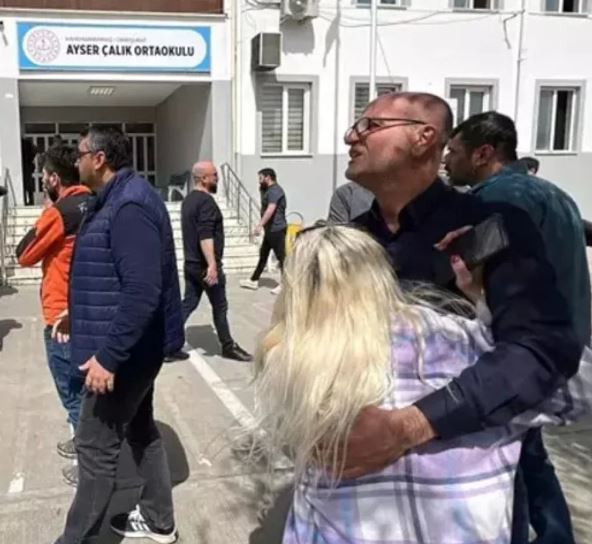 Kahramanmaraş'ta saldırıda kahreden detay! Ayla &ouml;ğretmen &ouml;ğrencilerine siper oldu - Resim : 1
