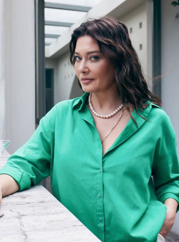 İstanbul'u terk etmişti! Nurgül Yeşilçay'ın köy hayatı görenleri şoke etti! Traktör sürdü, kepçe kullandı - Resim: 1