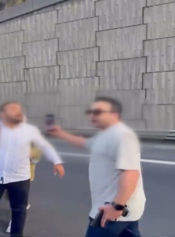 Trafikte tartıştığı aracın önünü kesen polis havaya ateş açtı! Polis memurunun savunması pes dedirtti - Resim: 6