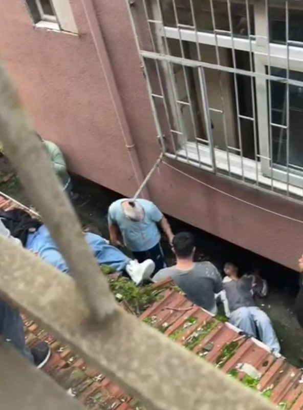 Yurttan kaçtılar, babası eve kilitledi! Kaçma girişimi faciayla bitti: 2 genç kız ağır yaralandı - Resim: 4