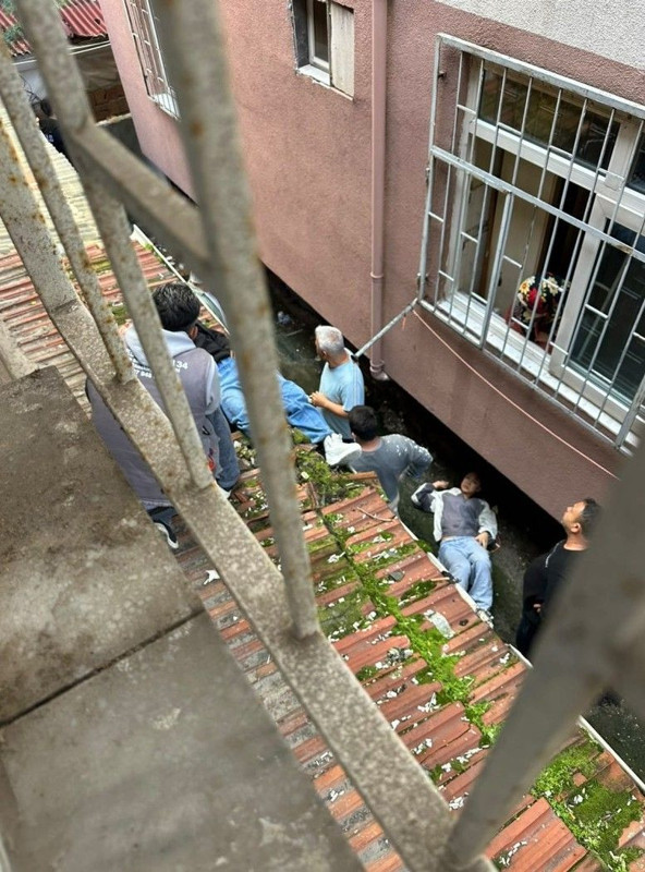 Yurttan kaçtılar, babası eve kilitledi! Kaçma girişimi faciayla bitti: 2 genç kız ağır yaralandı - Resim: 9