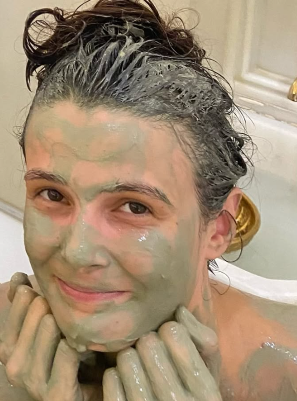 Oyuncu Büşra Develi peş peşe doğum günü karelerini paylaştı! Son fotoğraf için özür diledi - Resim: 7