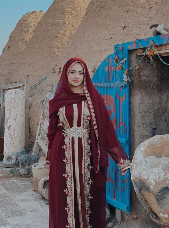 Ünlü oyuncu Pınar Cılıt tesettürü bıraktı! Başörtüsüz hali sosyal medyada gündem oldu - Resim: 3