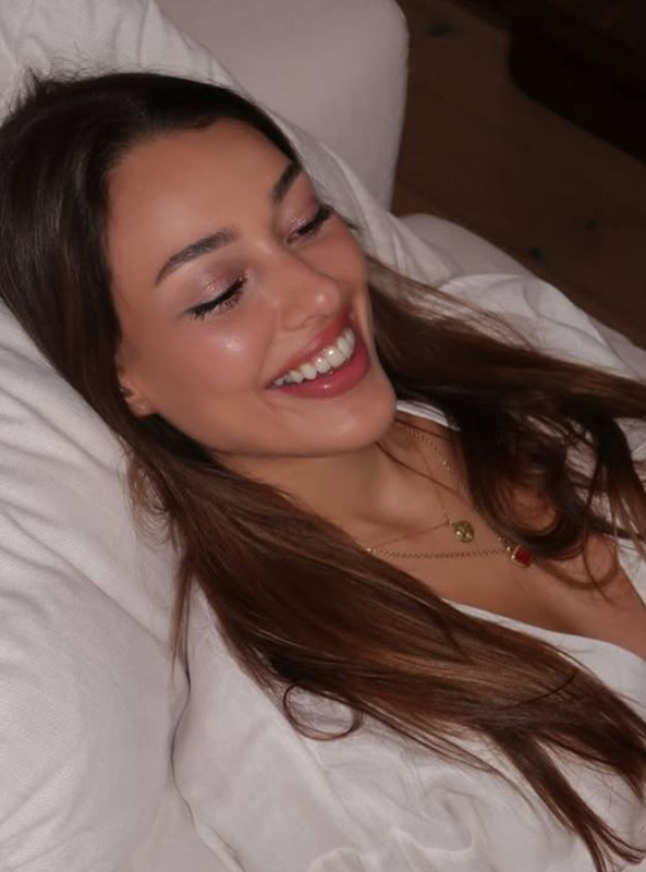 Dilan çiçek Deniz'den duygusal doğum günü mesajı! Çocukluk karesinin altına düştü - Resim: 3