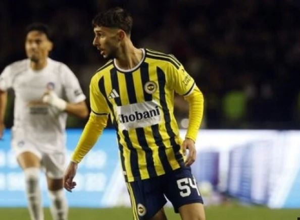 Fenerbahçe'de 2 mevkide birden oynayabiliyor! İsmail Kartal yeni Tuncay Şanlı'yı buldu - Resim : 1