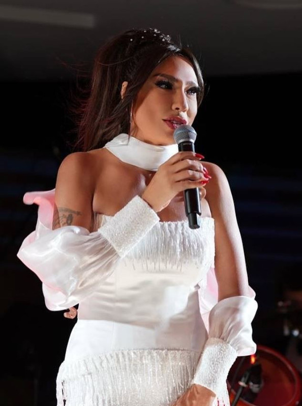 Ünlü şarkıcı Işın Karaca'dan korkutan haber! Kaza geçirdi - Resim: 3