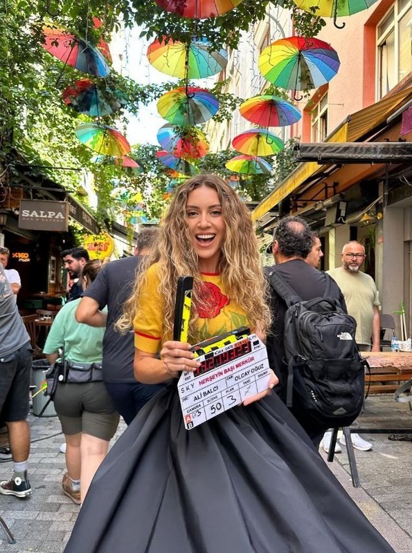 Güzel oyuncu Sinem Kobal'dan tatil paylaşımları! Kusursuz fiziği ve güzelliği dikkat çekti! O hallerine övgü yağdı - Resim: 4