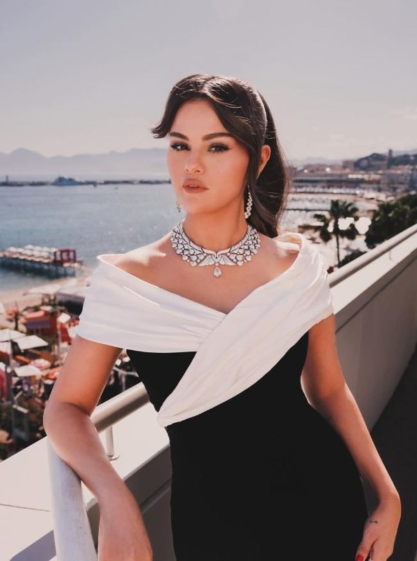 ABD'li şarkıcı ve oyuncu Selena Gomez'den müjdeli haber! Sosyal medya hesabından duyurdu - Resim: 1