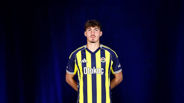 Fenerbahçe'de Ali Koç satmıştı, Aziz Yıldırım geri almaya karar verdi - Resim : 1