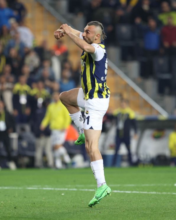 Fenerbahçe'ye 1 milyon euro'luk futbolcudan büyük katkı. İsmail Kartal bizzat transferini istemişti, yanılmadı - Resim : 1