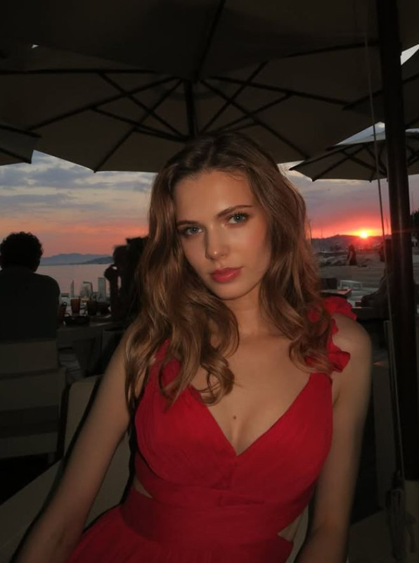 Milli futbolcu Berke Özer'in hayali gerçek oldu! Fransız model sevgilisi paylaştı - Resim: 4