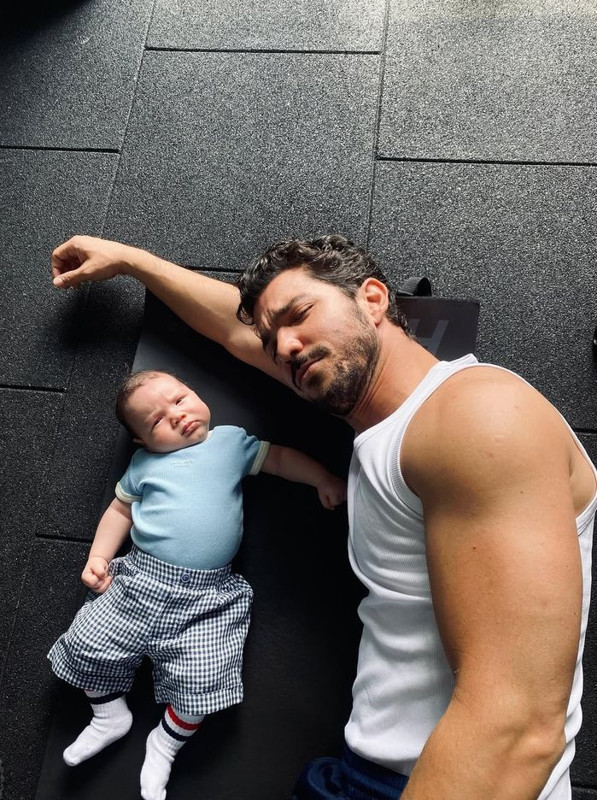 Pınar Deniz oğlu Fikret Hakan'ın yüzünü ilk kez gösterdi! Sosyal medya paylaşımına beğeni yağdı - Resim: 6