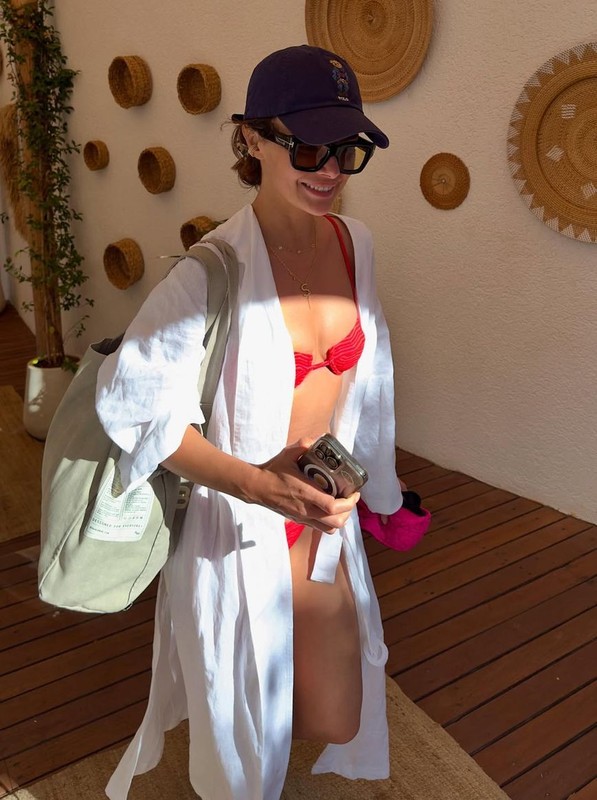 Sessiz sedasız evlenmişlerdi! Sinem Ünsal ile Berk Cankat'ın aşk dolu tatilinden kareler - Resim: 5