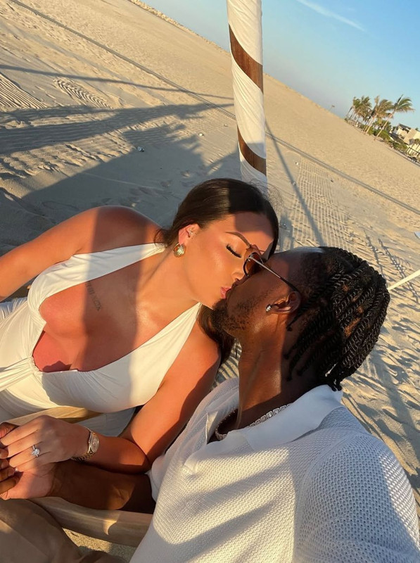 Beşiktaş'ın yeni transferi Tammy Abraham'dan romantik teklif! 2 çocuğunun annesiyle evlenmek için hazırlanıyor - Resim: 2
