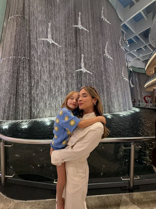 Müge Boz ve Caner Erdeniz'in yeni tatil rotası belli oldu! Sosyal medya hesabından mutlu aile pozlarını paylaştı - Resim: 5