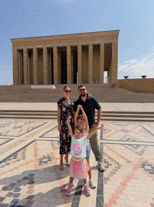 Seda Bakan ailesiyle birlikte Anıtkabir'i ziyaret etti - Resim: 3