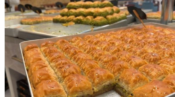 Hesabı ödemeden gitmişlerdi! Kendilerini haberlerde görünce koşa koşa gittiler - Resim : 1